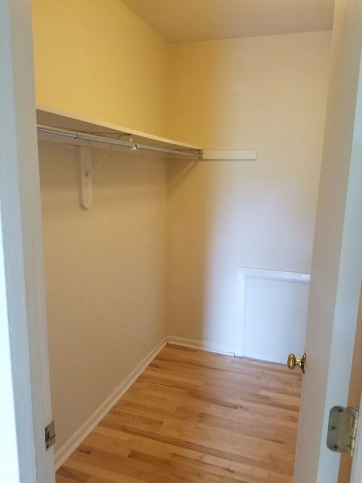 550 Borden Rd - Photo 7 of 16