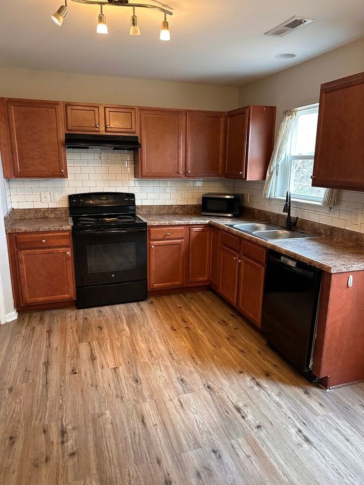 227 Chalet Rd - Photo 2 of 14