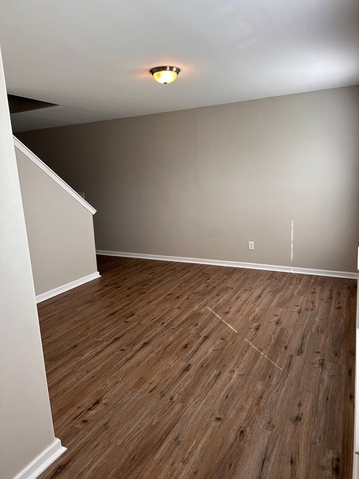 227 Chalet Rd - Photo 4 of 14