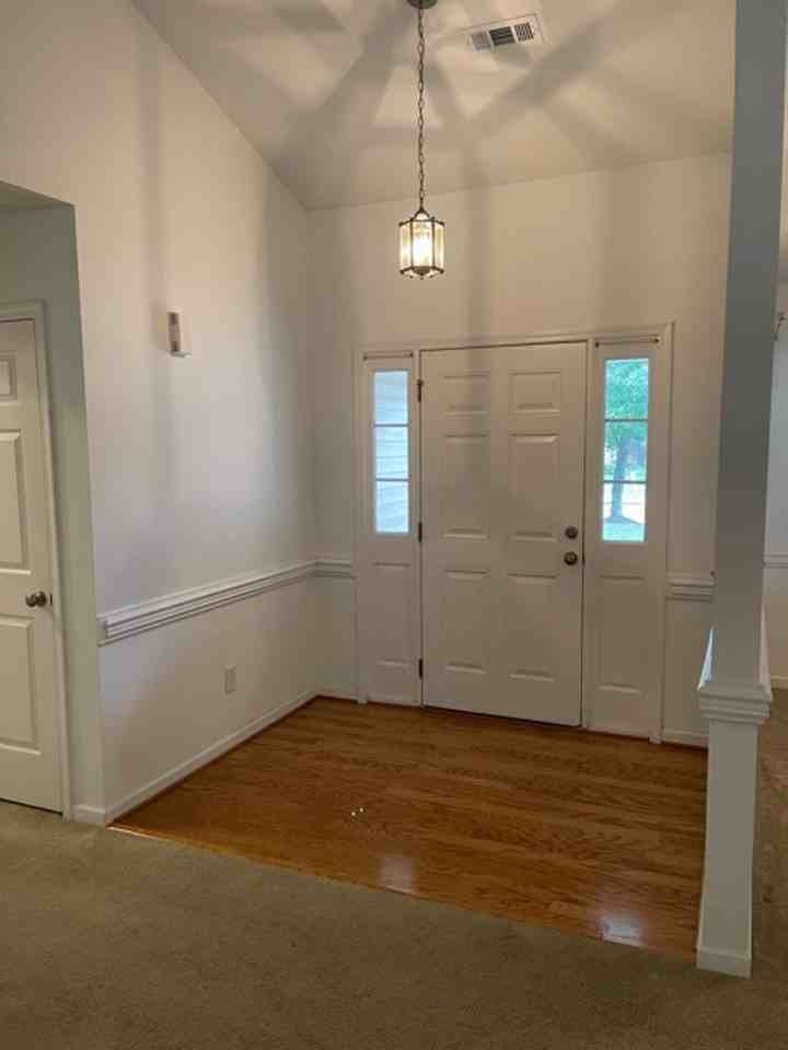 611 Walnut Crossing Dr - Photo 2 of 29