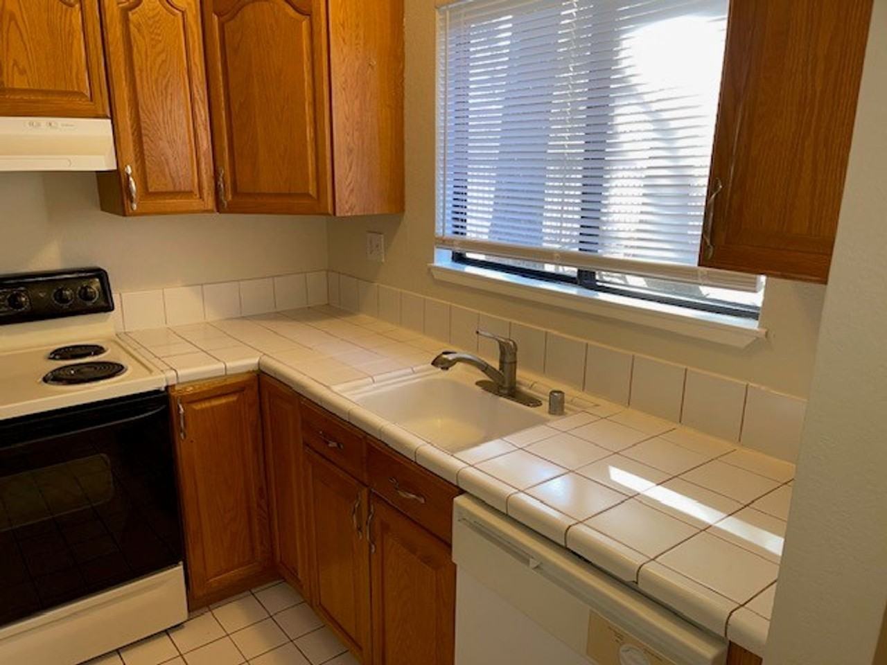 2150 Northwood Cir - Photo 5 of 20