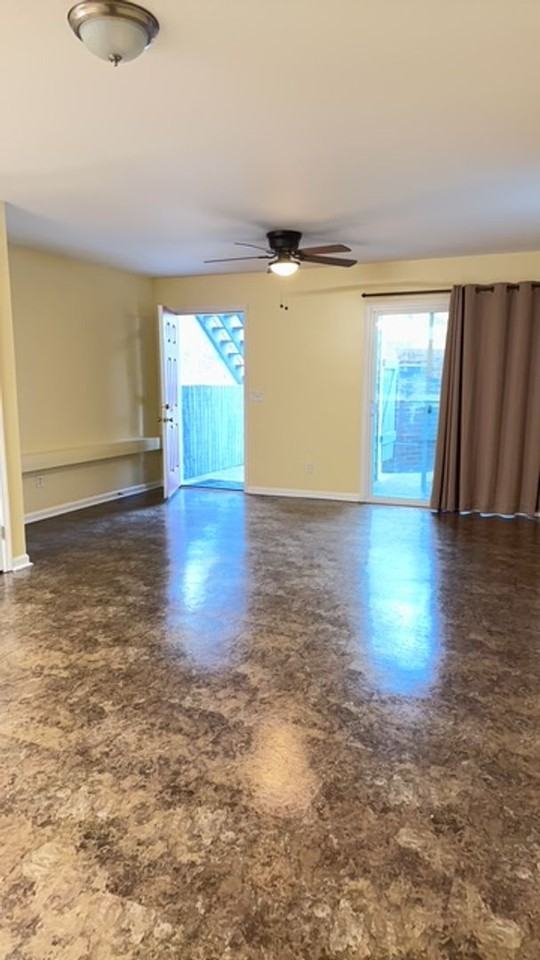 145 Colonial Cir - Photo 3 of 10