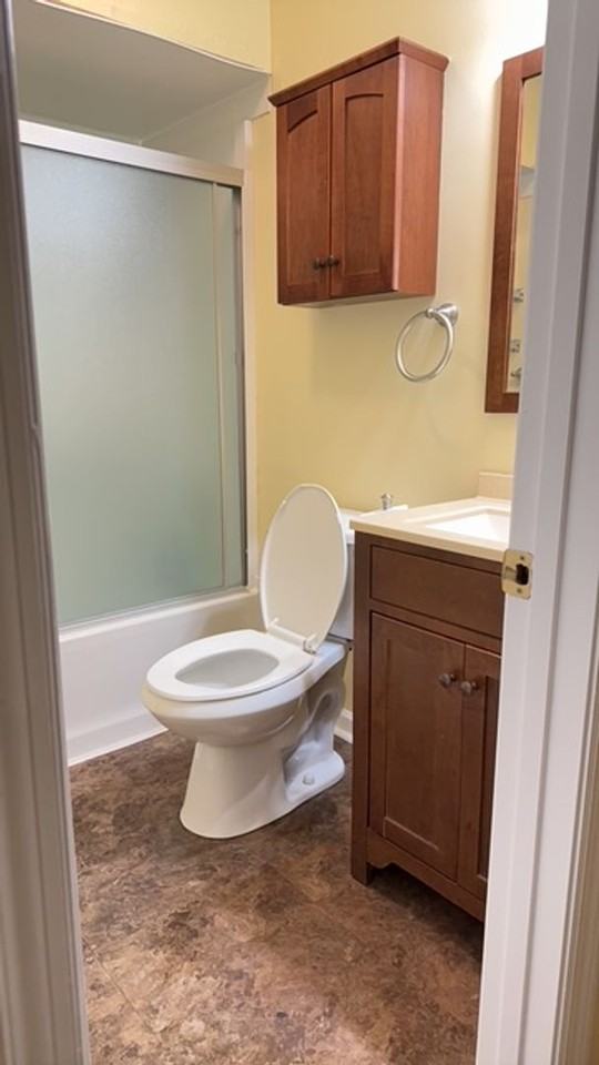 145 Colonial Cir - Photo 6 of 10