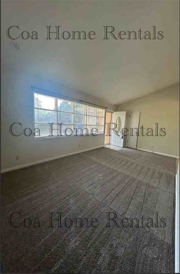 647 S Fabrique Dr - Photo 2 of 14