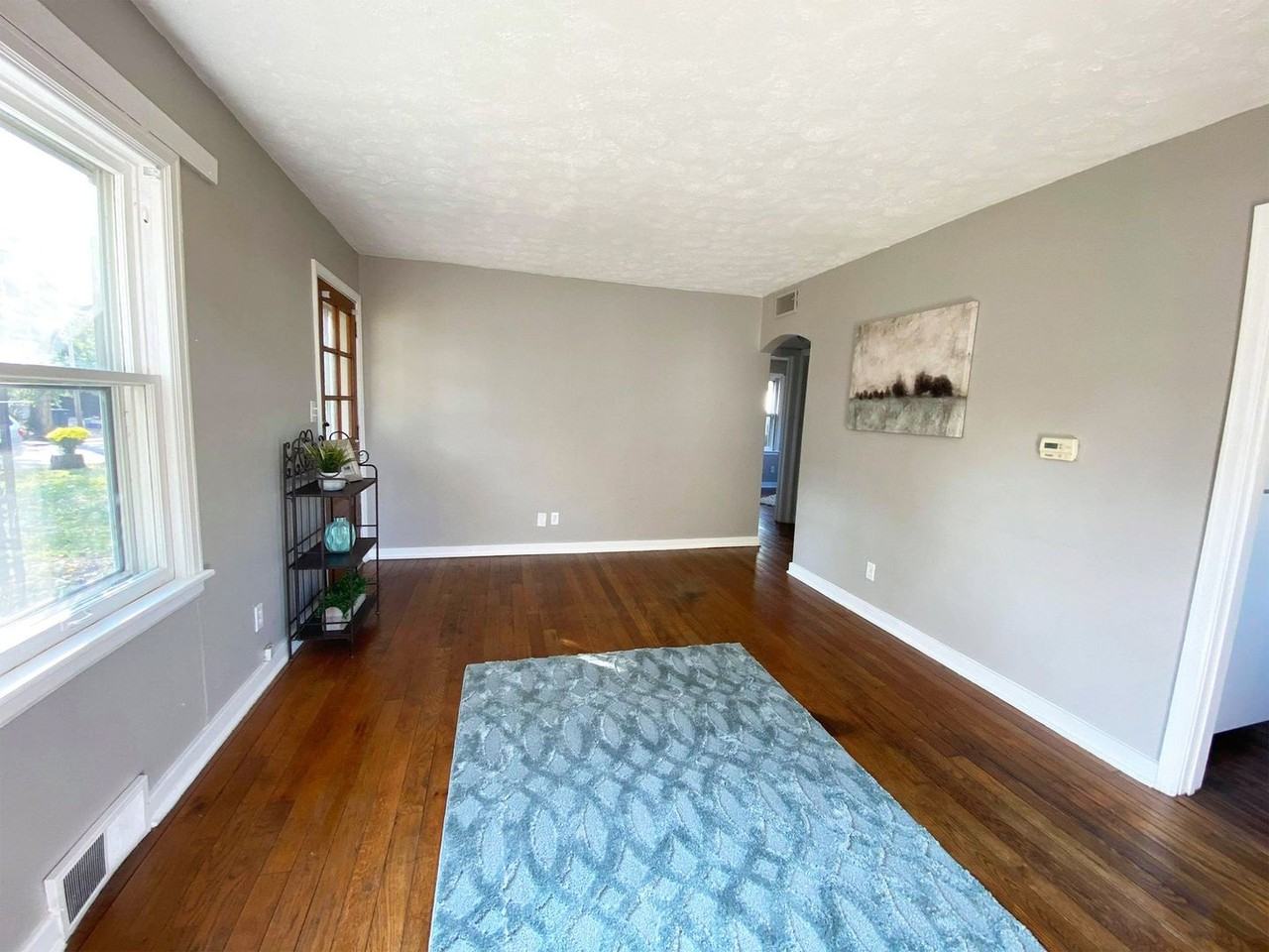 1122 Franklin St - Photo 3 of 22