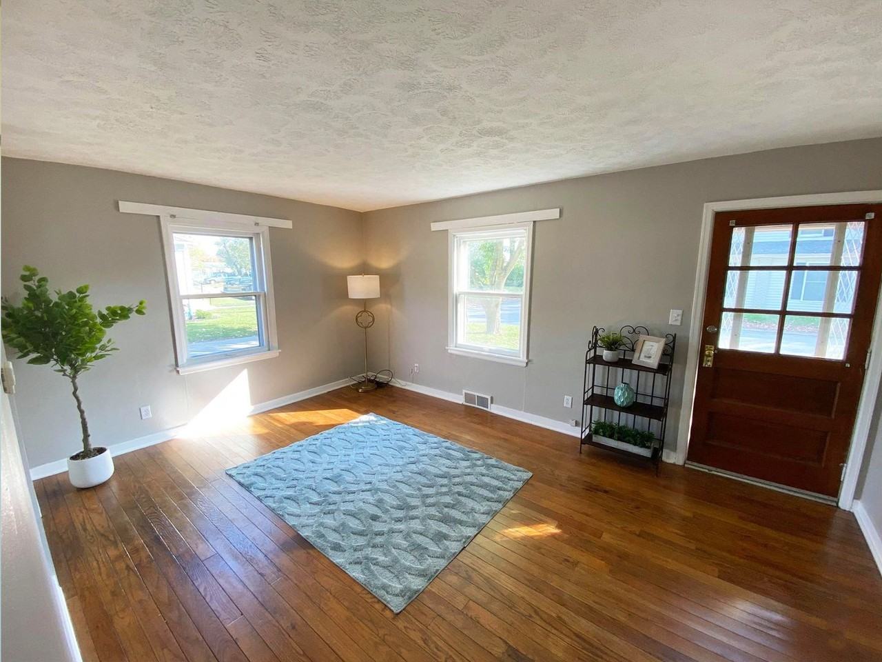 1122 Franklin St - Photo 4 of 22