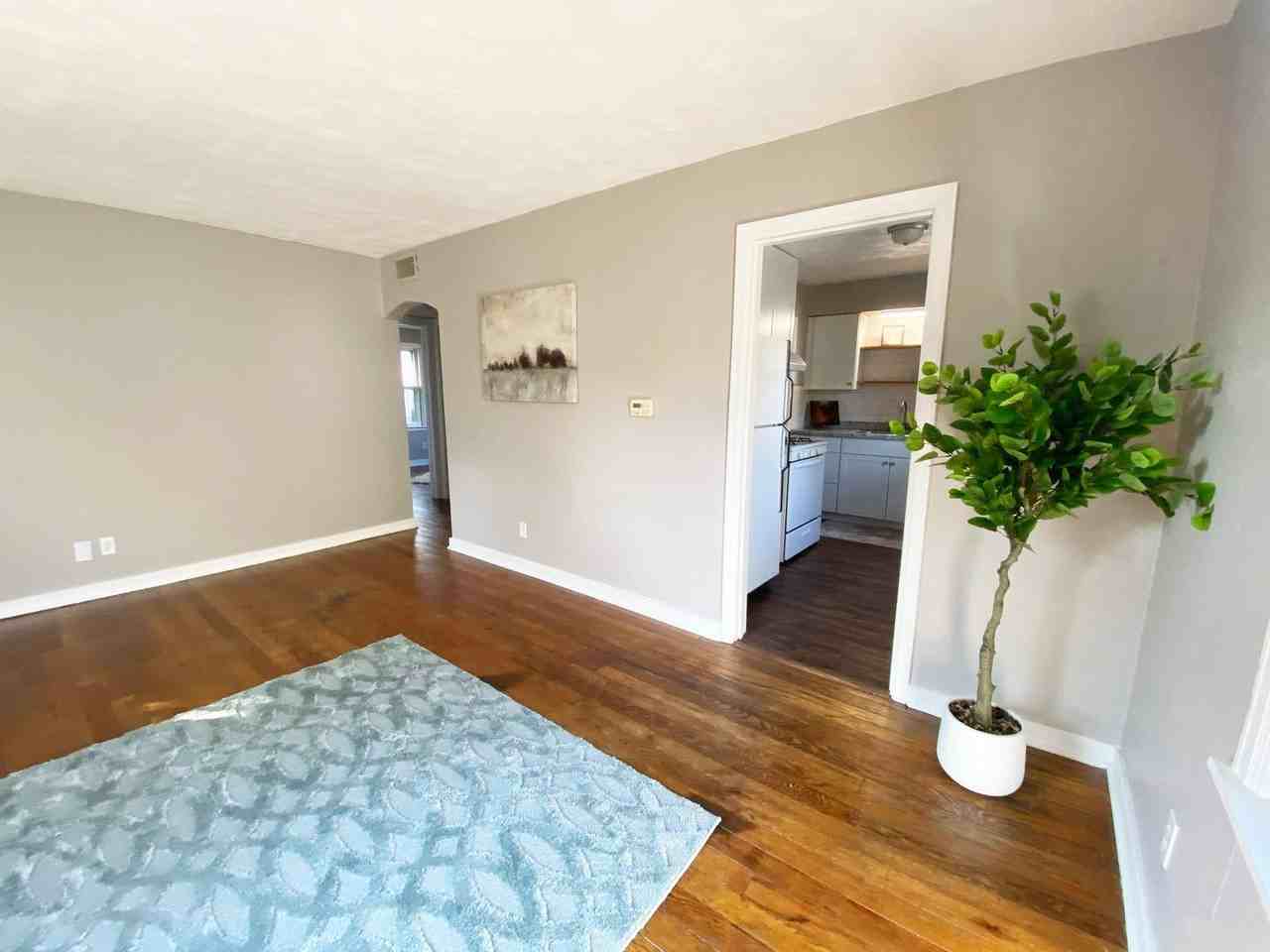 1122 Franklin St - Photo 7 of 22