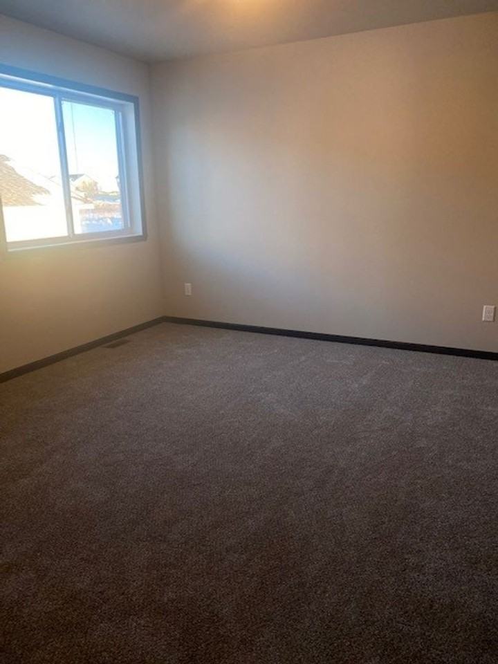 6761 71st Ave S - Photo 4 of 14