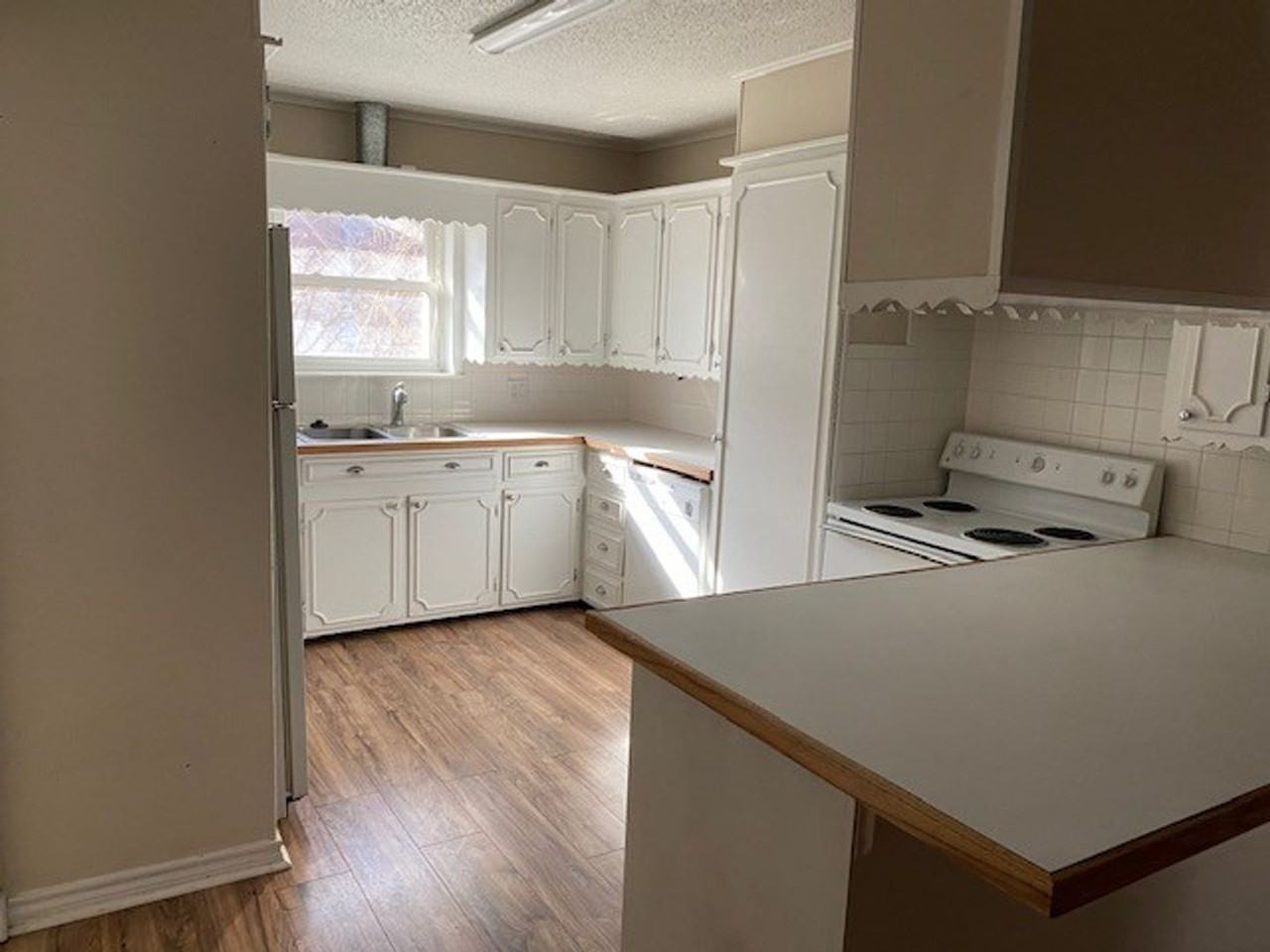 2705 Paula Dr - Photo 7 of 12