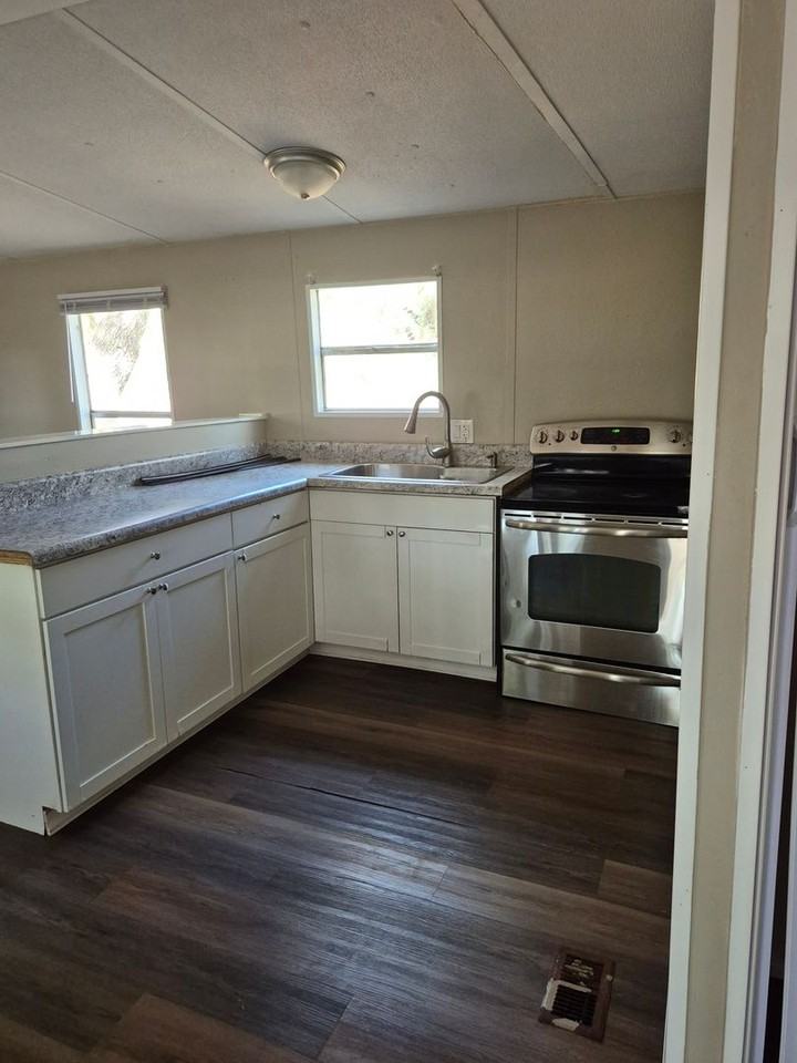 11965 Sw 147th Pl - Photo 2 of 7