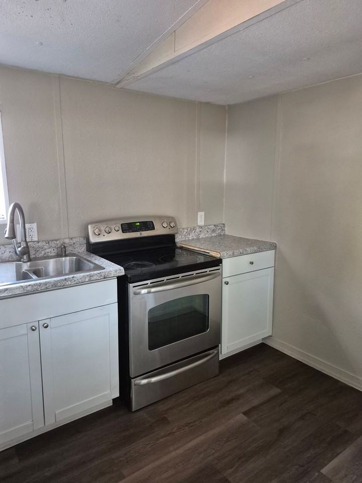 11965 Sw 147th Pl - Photo 6 of 7