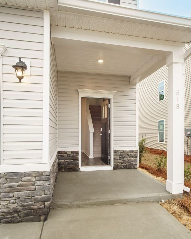 618 Count Fleet Ct - Photo 5 of 37