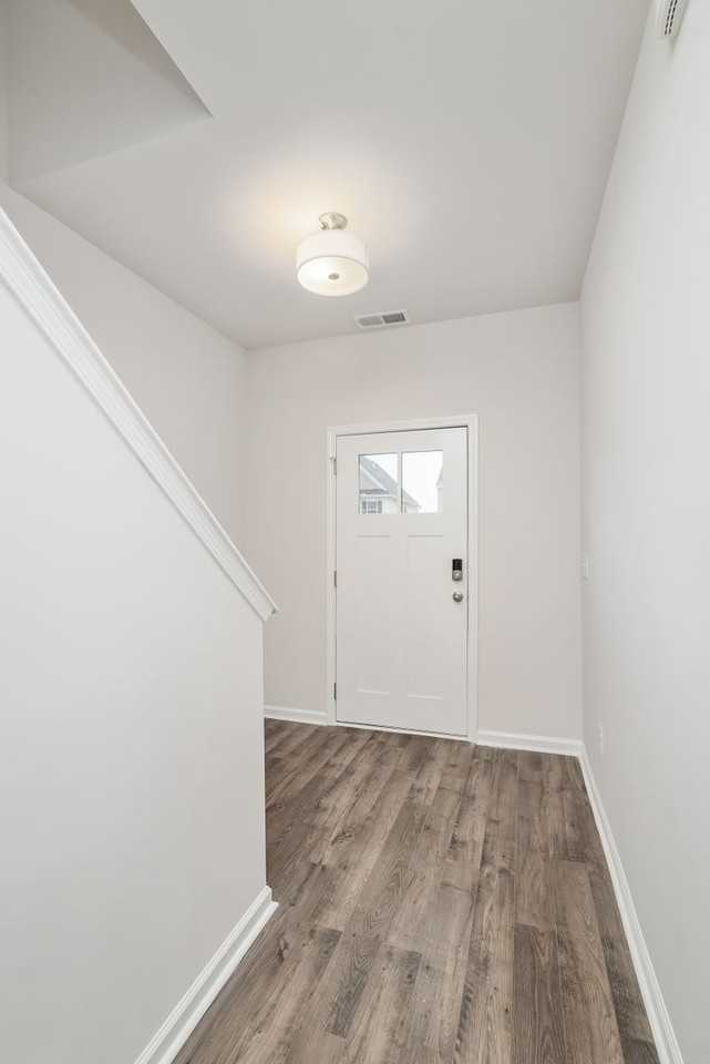 618 Count Fleet Ct - Photo 7 of 37