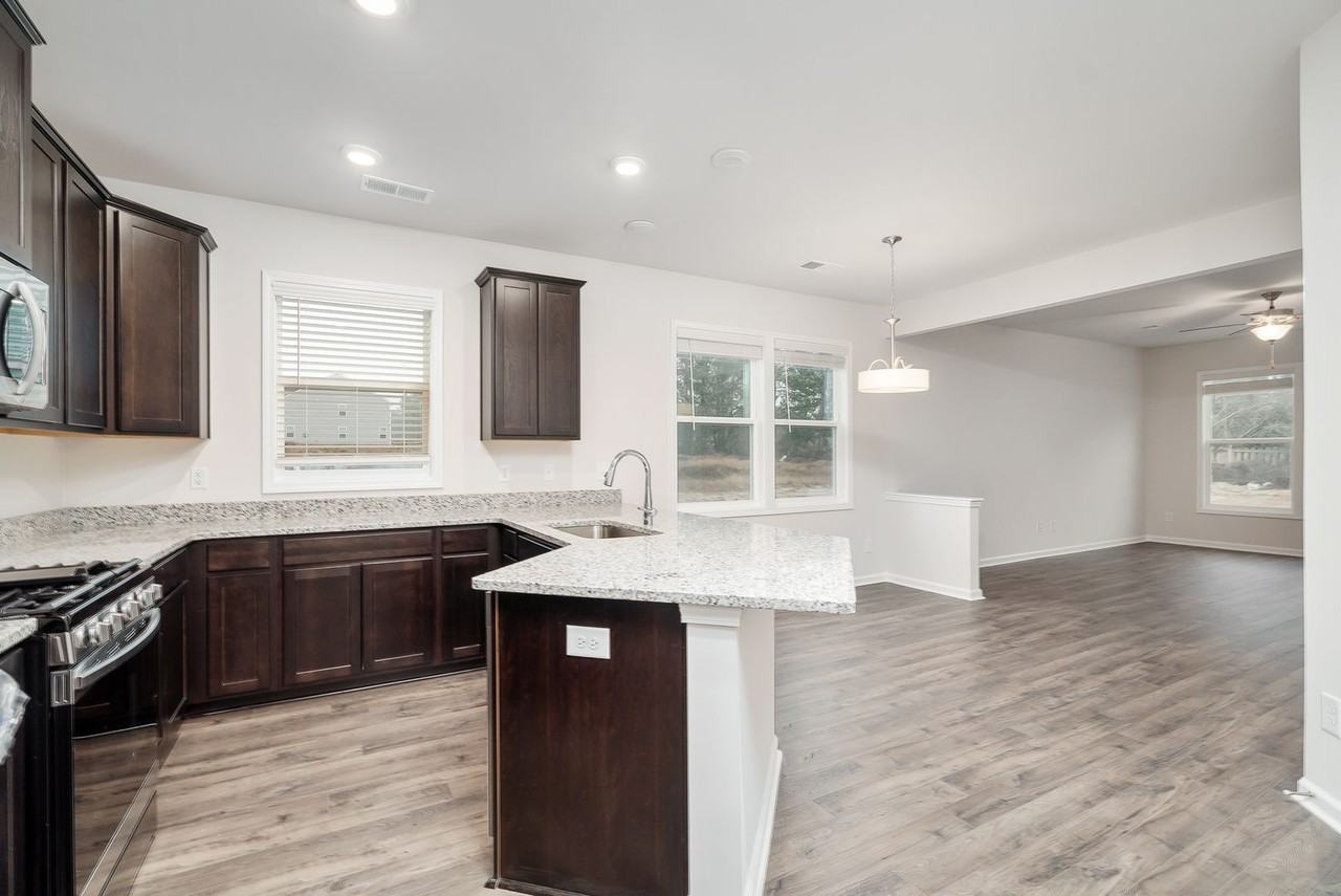 618 Count Fleet Ct - Photo 7 of 36