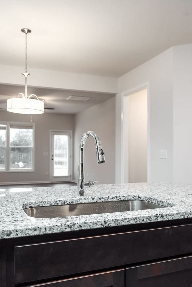 618 Count Fleet Ct - Photo 7 of 36