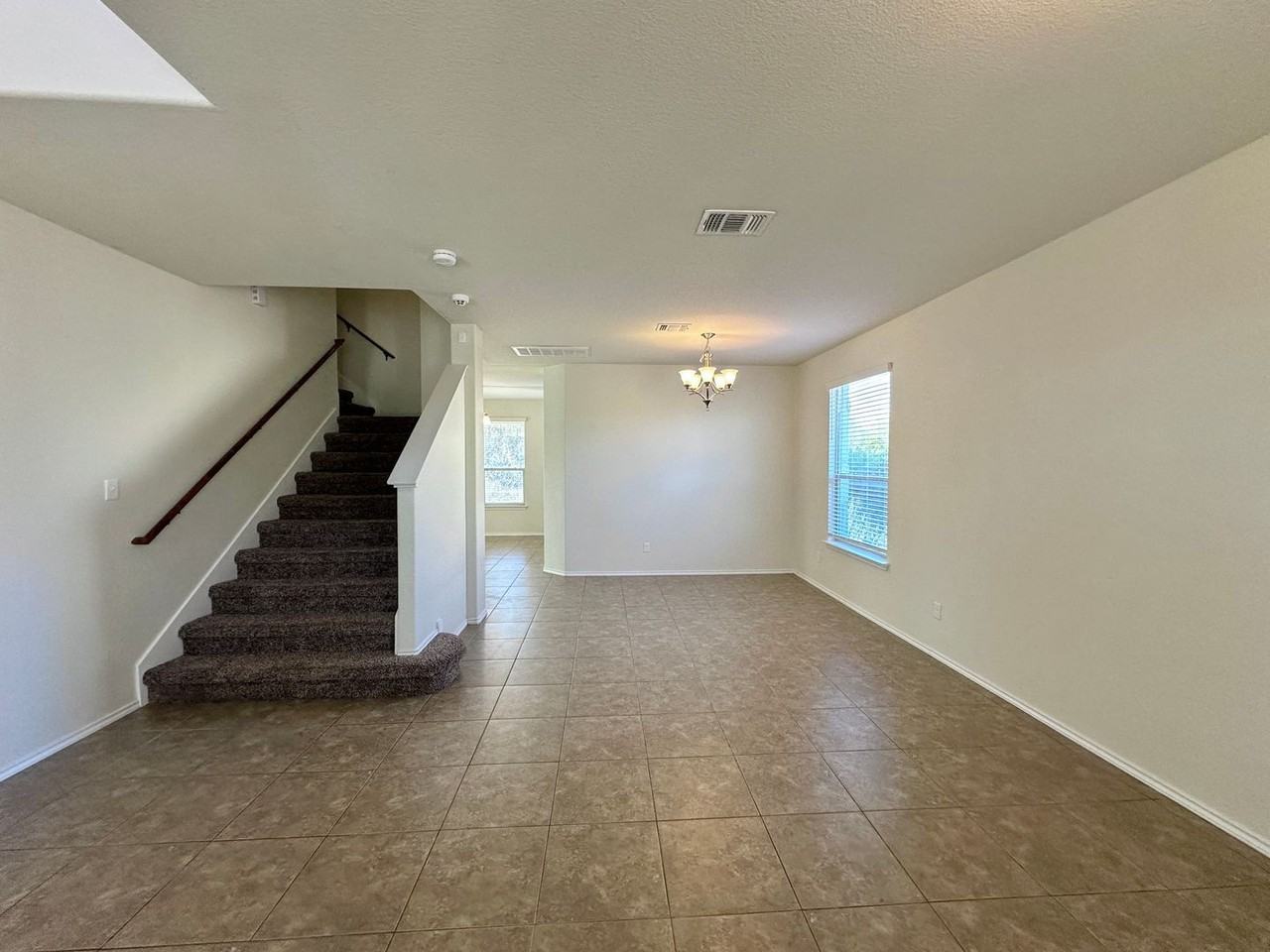 609 Curtis Dr - Photo 3 of 38