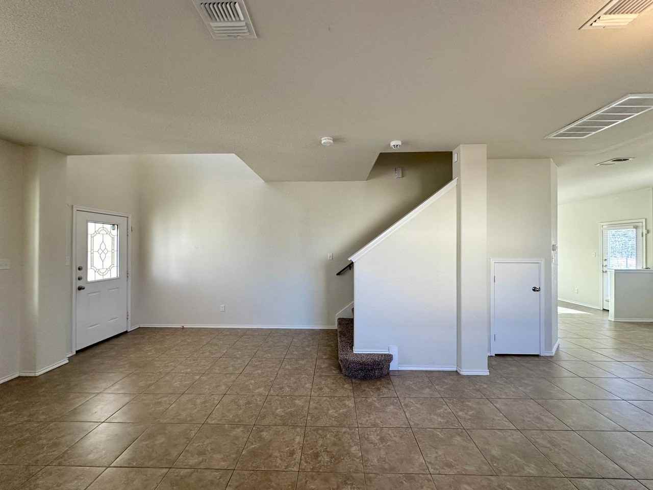 609 Curtis Dr - Photo 4 of 38