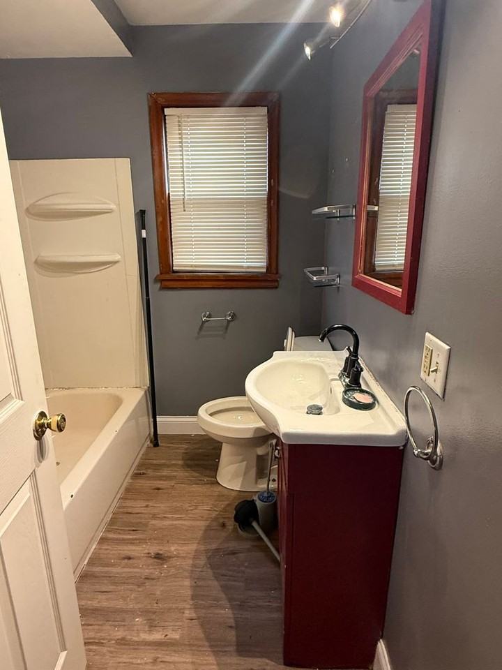 11017 Prince Ave - Photo 5 of 8