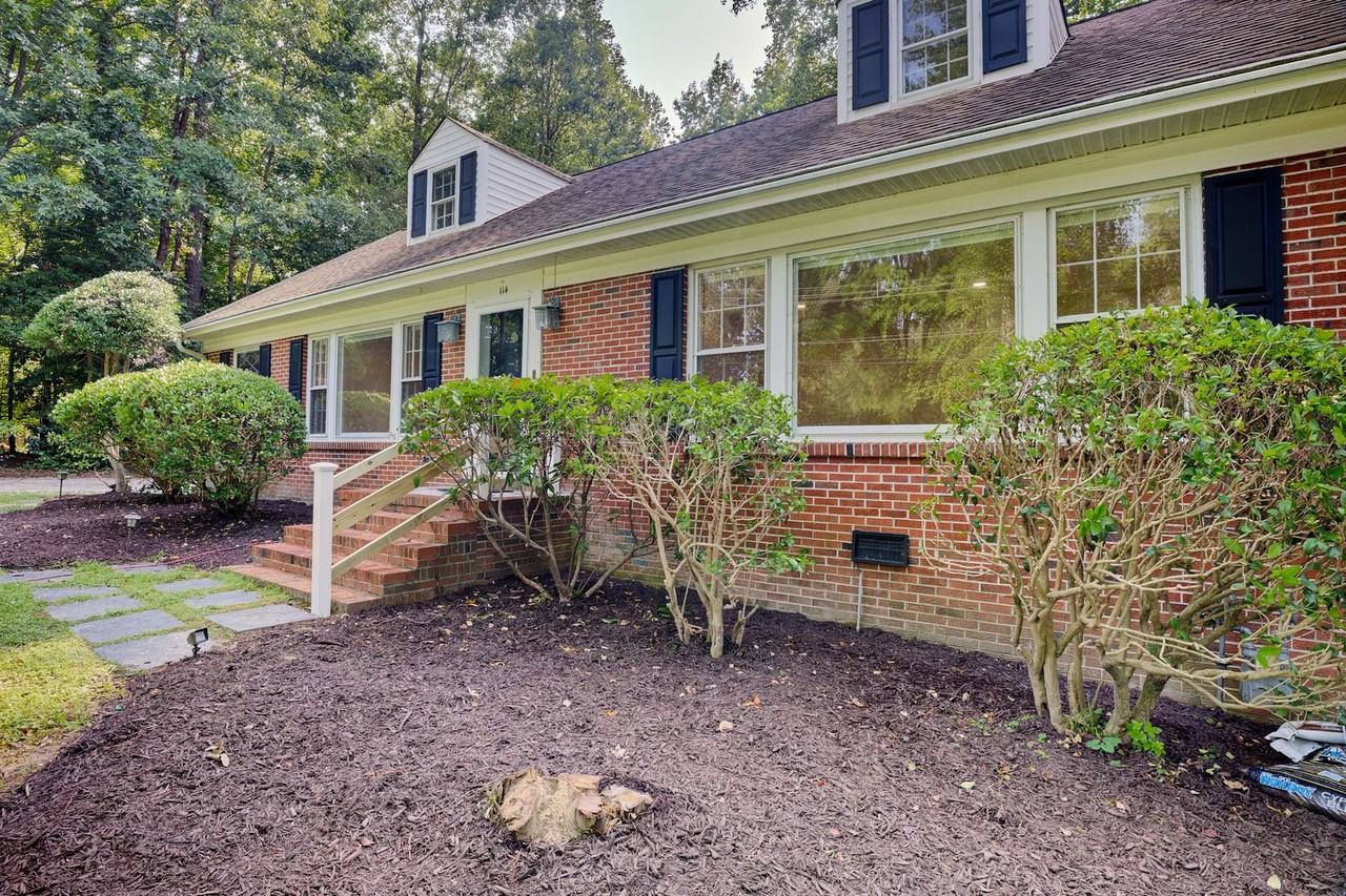 114 Richards Rd - Photo 3 of 41