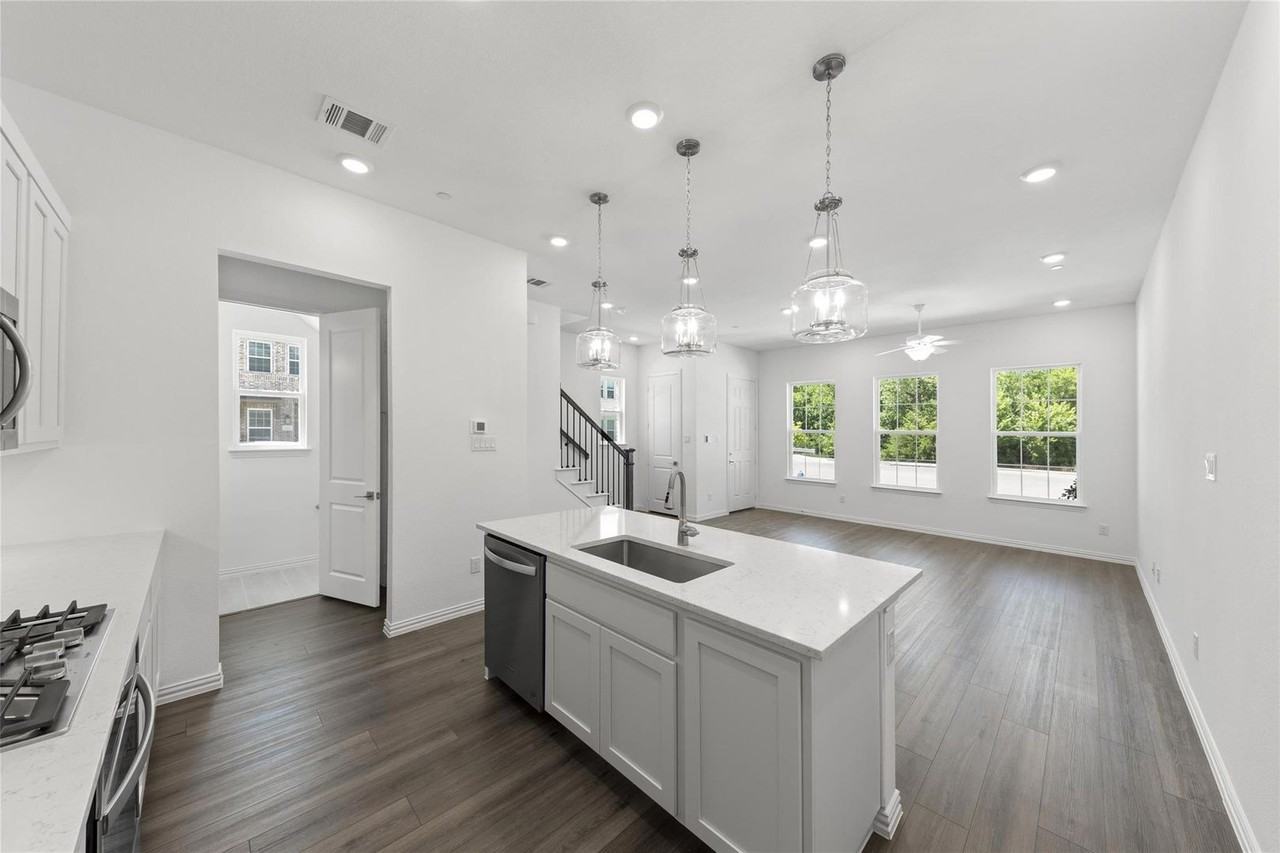 1070 Old Rosebud Dr - Photo 6 of 28