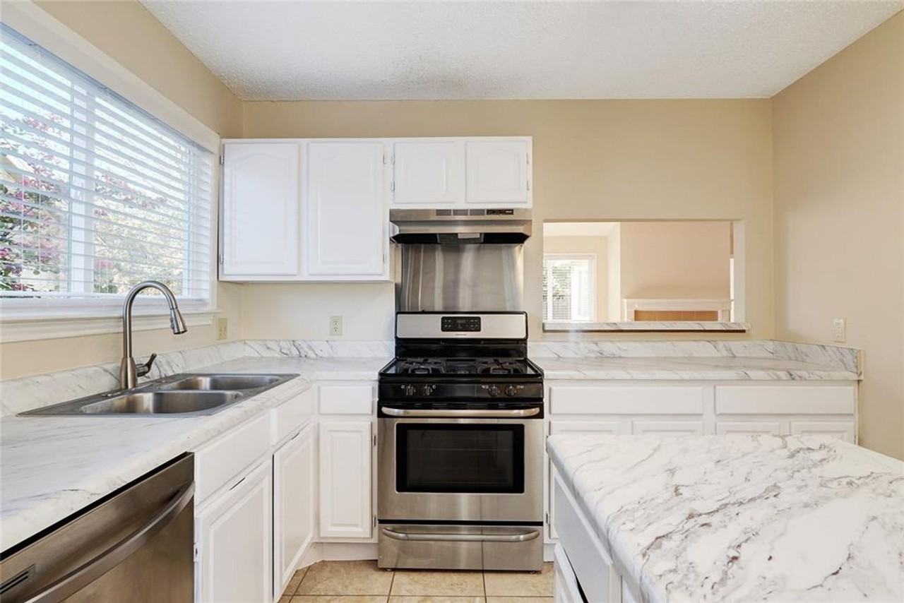 6223 Avery Island Ave - Photo 5 of 40