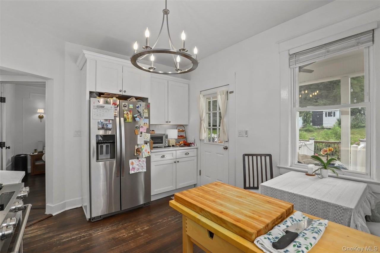 40 Main St - Photo 4 of 12