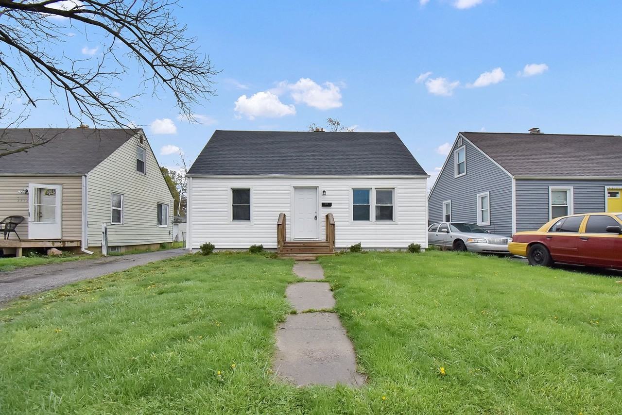 2566 Atwood Ter - Photo 3 of 24