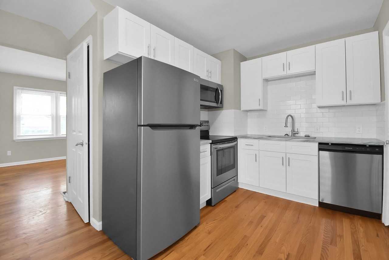 2566 Atwood Ter - Photo 6 of 24