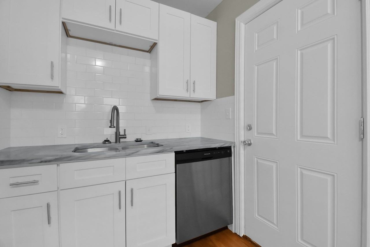 2566 Atwood Ter - Photo 7 of 24