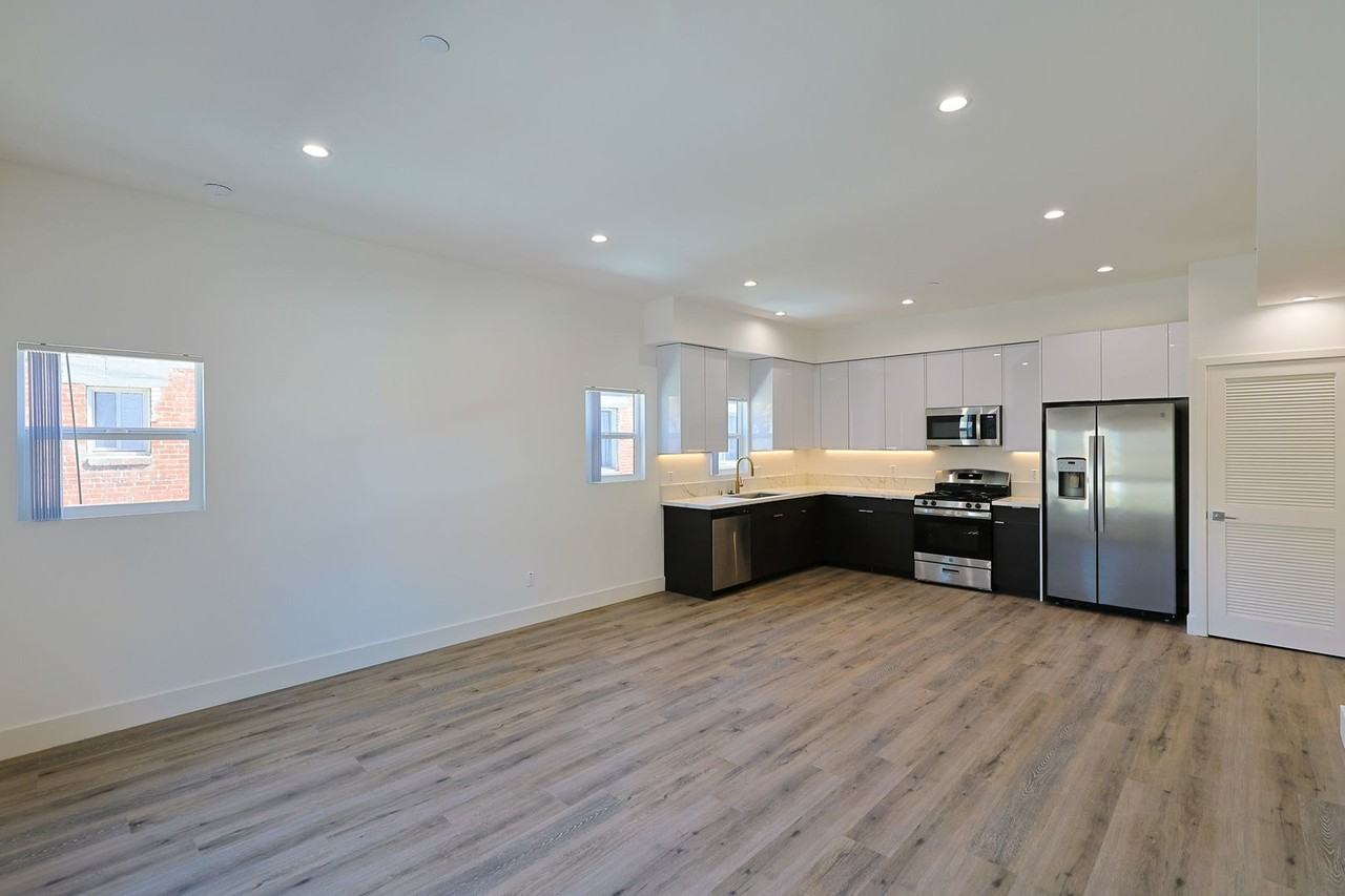 Orion 2616 Wellington - Photo 3 of 12