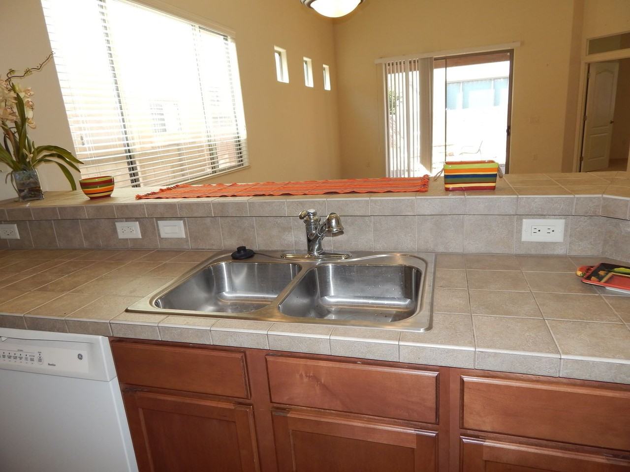 12767 N Seacliff Pl - Photo 5 of 18