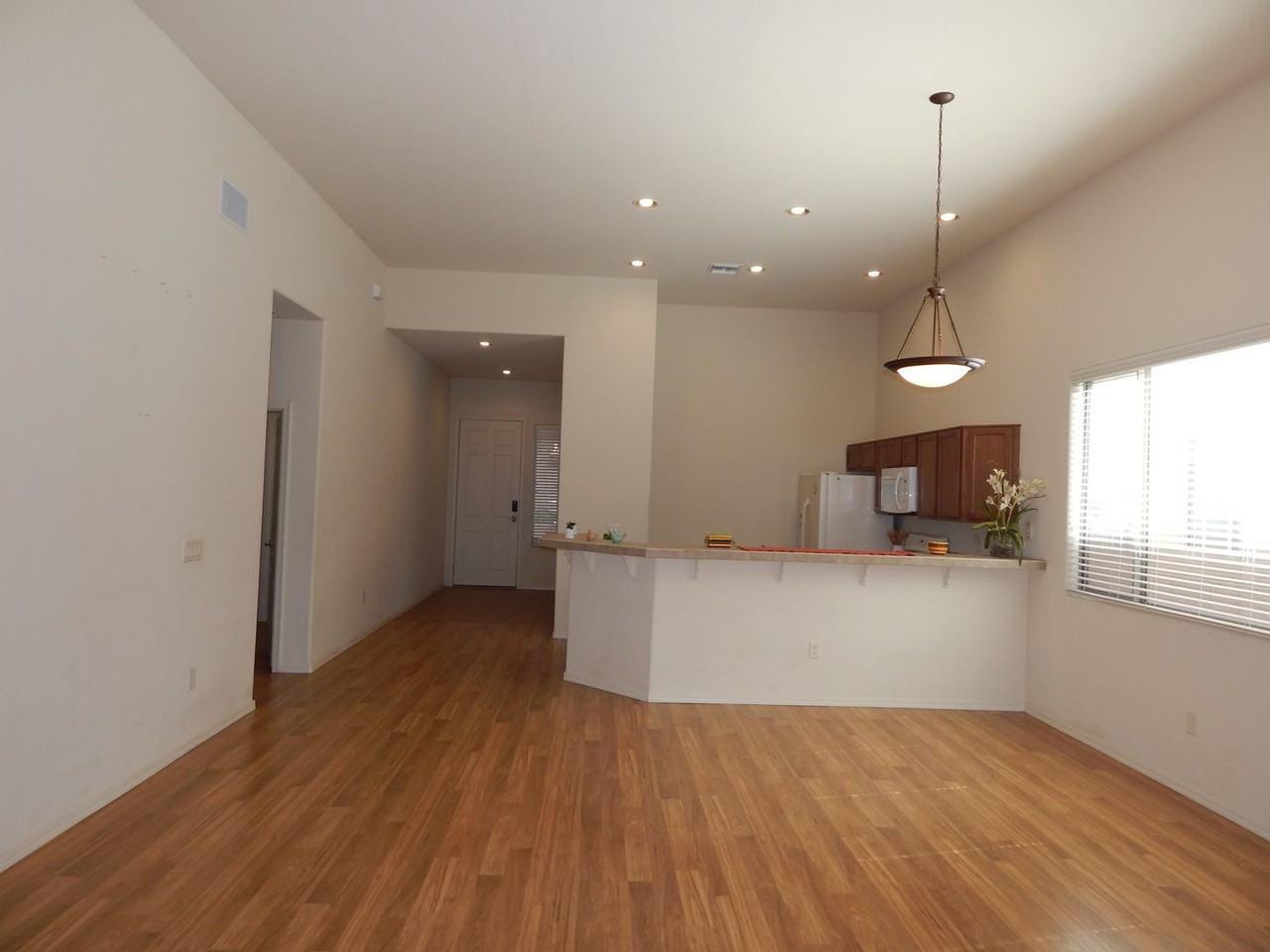 12767 N Seacliff Pl - Photo 7 of 18