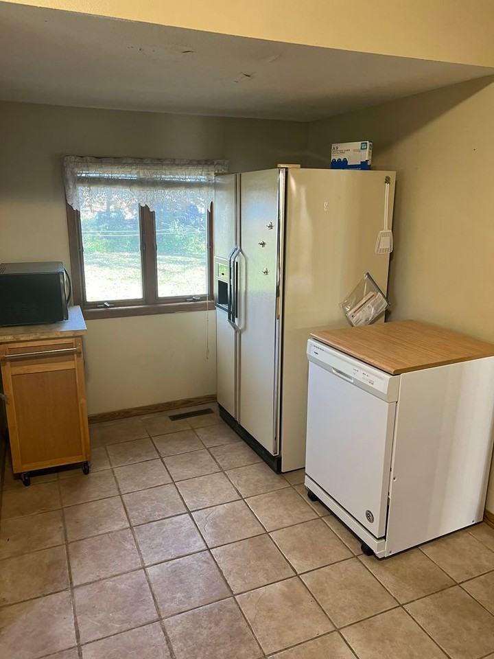 38326 129th St - Photo 3 of 10