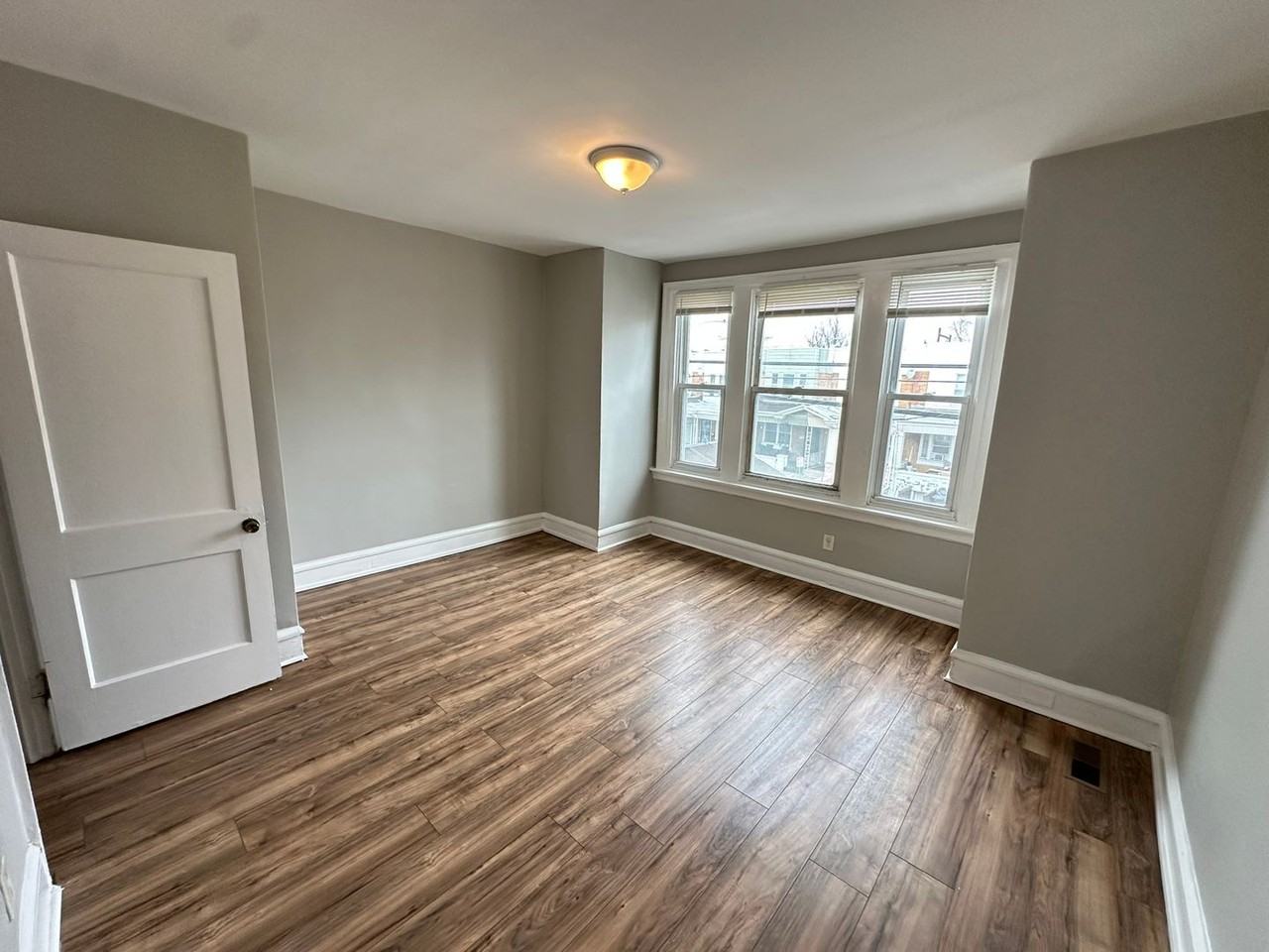 440 W Fisher Ave - Photo 4 of 24