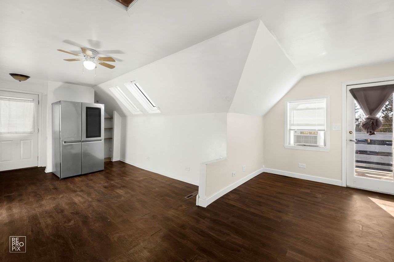 164 Oak St - Photo 6 of 10