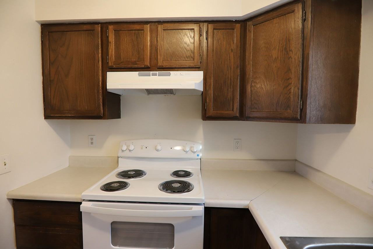 1943 Edwards Dr #B - Photo 6 of 42