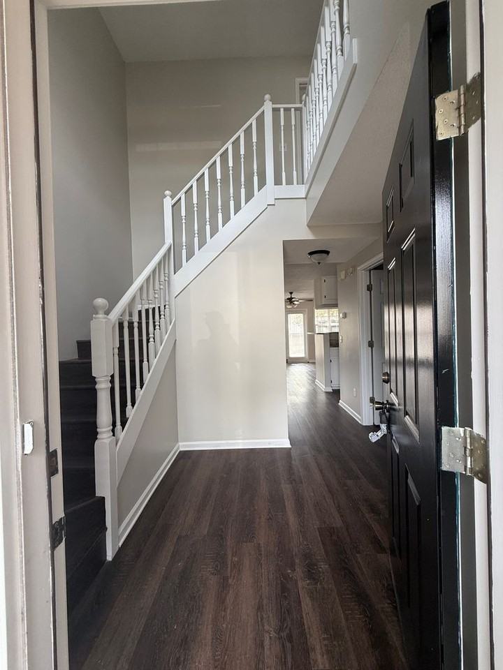 113 Commons Dr - Photo 4 of 30