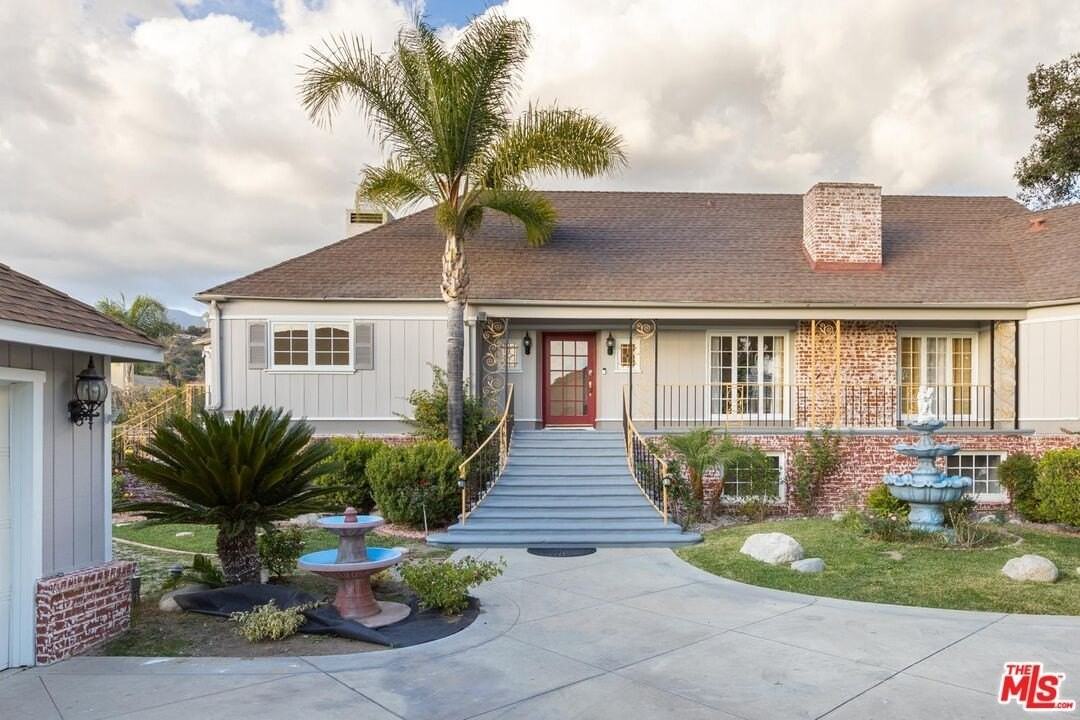 915 Edie Dr - Photo 4 of 34