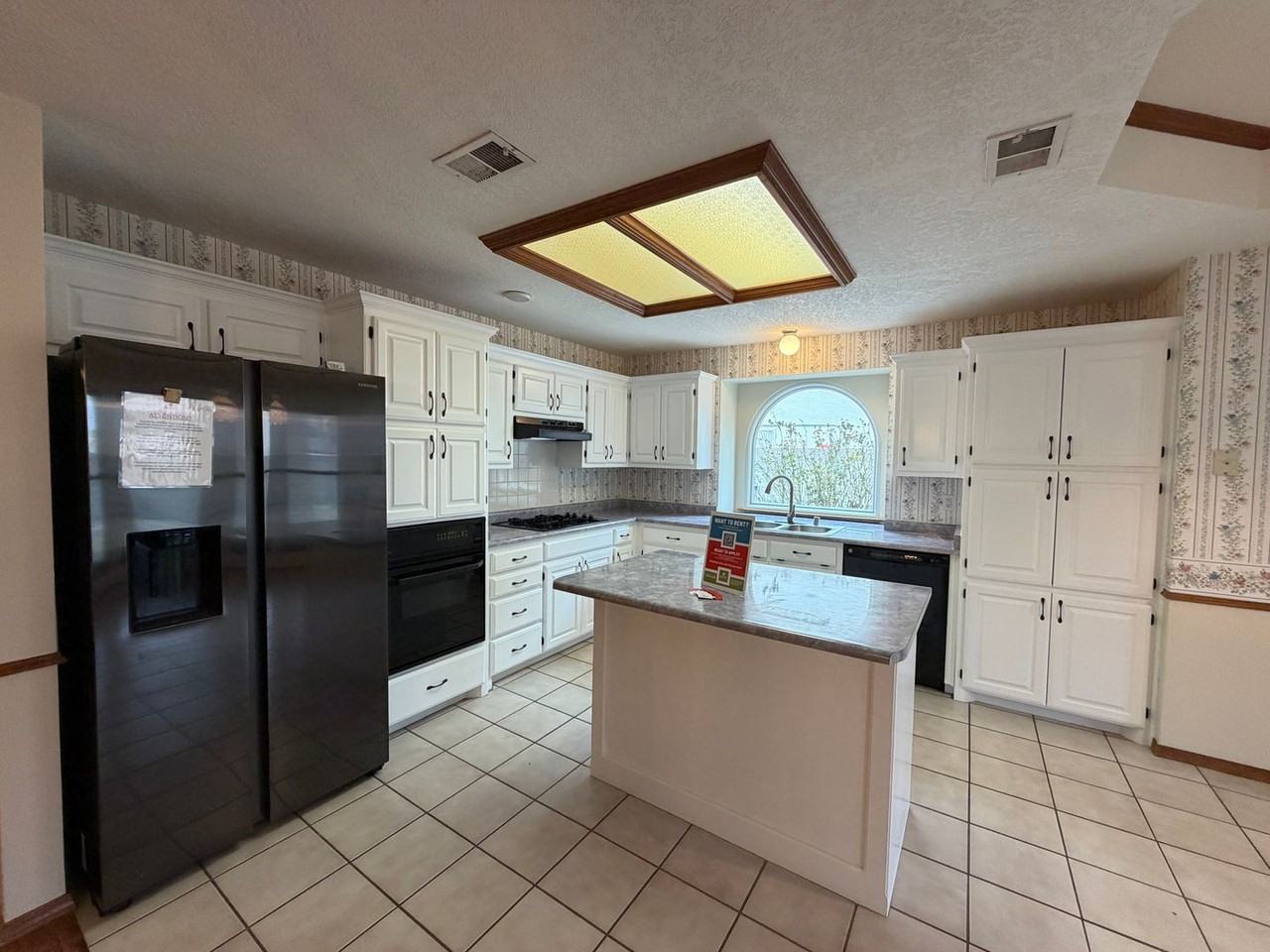 11109 Canyonlands Ct Se - Photo 7 of 34