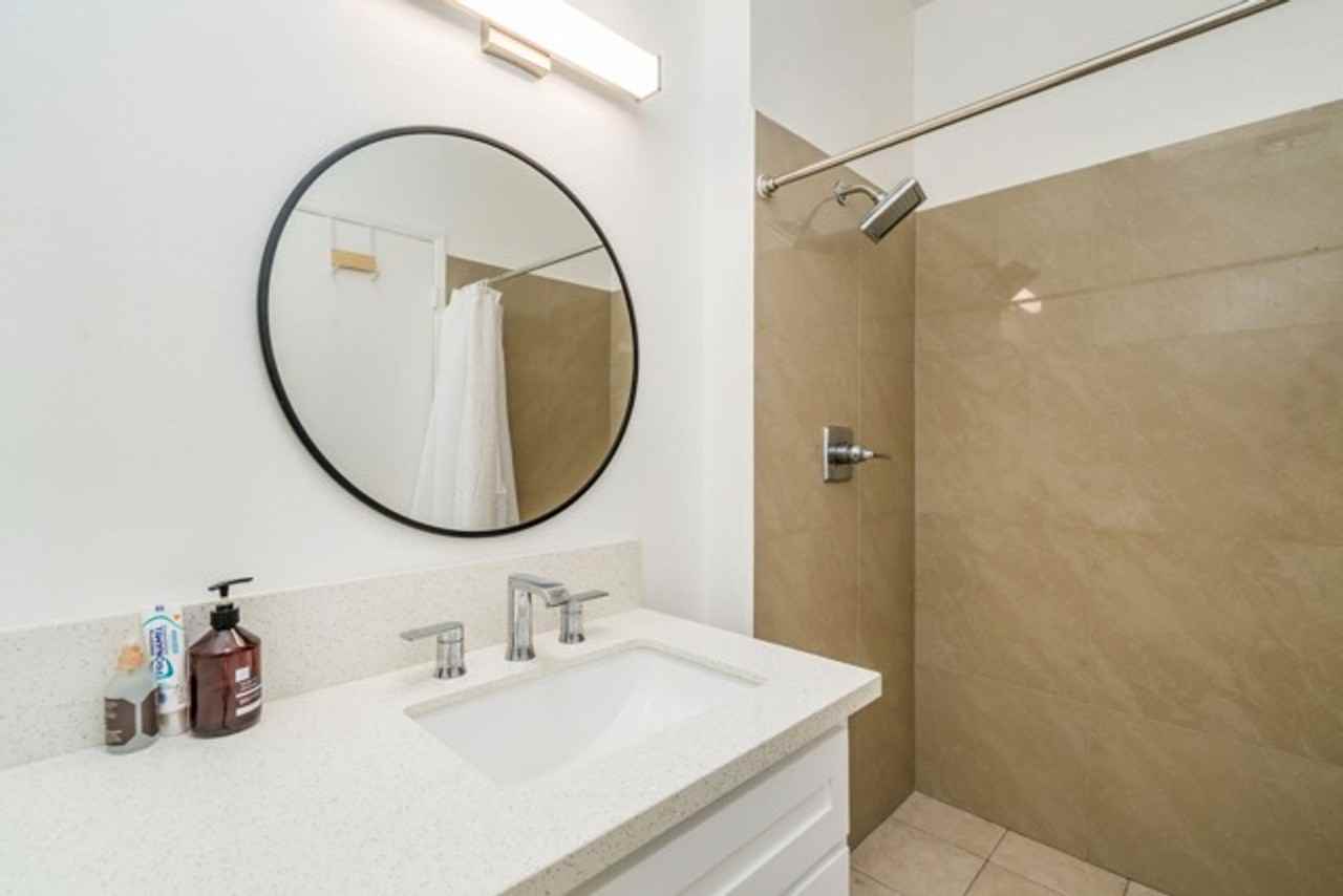 1377 S Beverly Glen Blvd - Photo 4 of 9