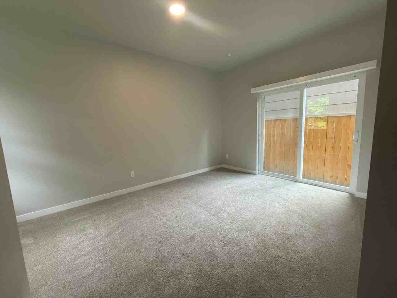 169 Ne 162nd Ave - Photo 6 of 19