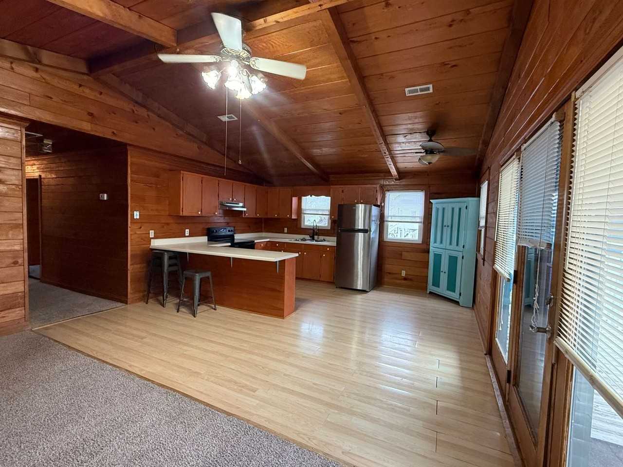 983 Chadwick Shores Dr - Photo 2 of 11