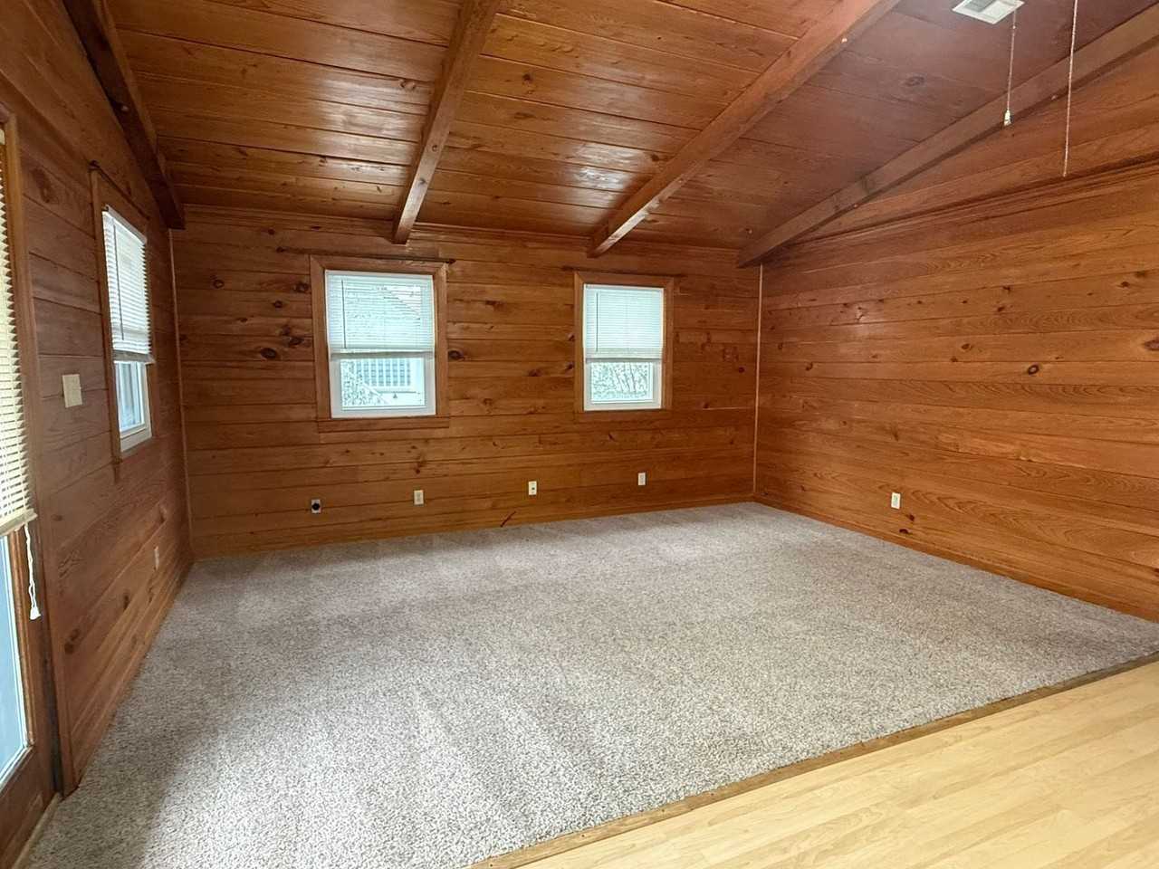 983 Chadwick Shores Dr - Photo 3 of 11
