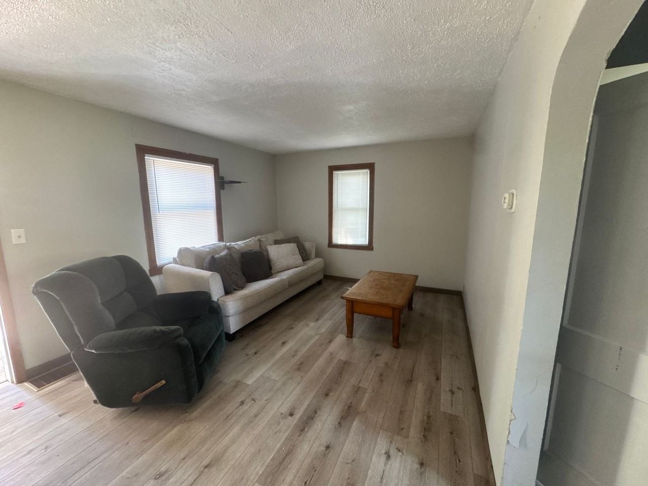 1427 Bixby Ave Ne - Photo 6 of 8