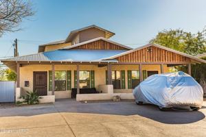 featured image of 1108 E 10th St