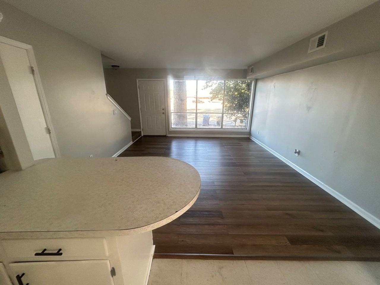 1017 Leaphart St Apt A - Photo 3 of 22