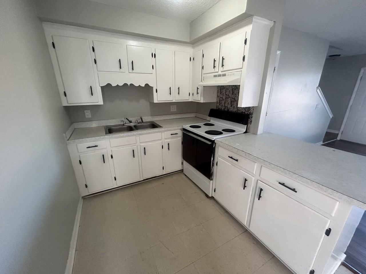 1017 Leaphart St Apt A - Photo 4 of 22