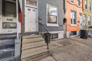 featured image of 443 N 10th St