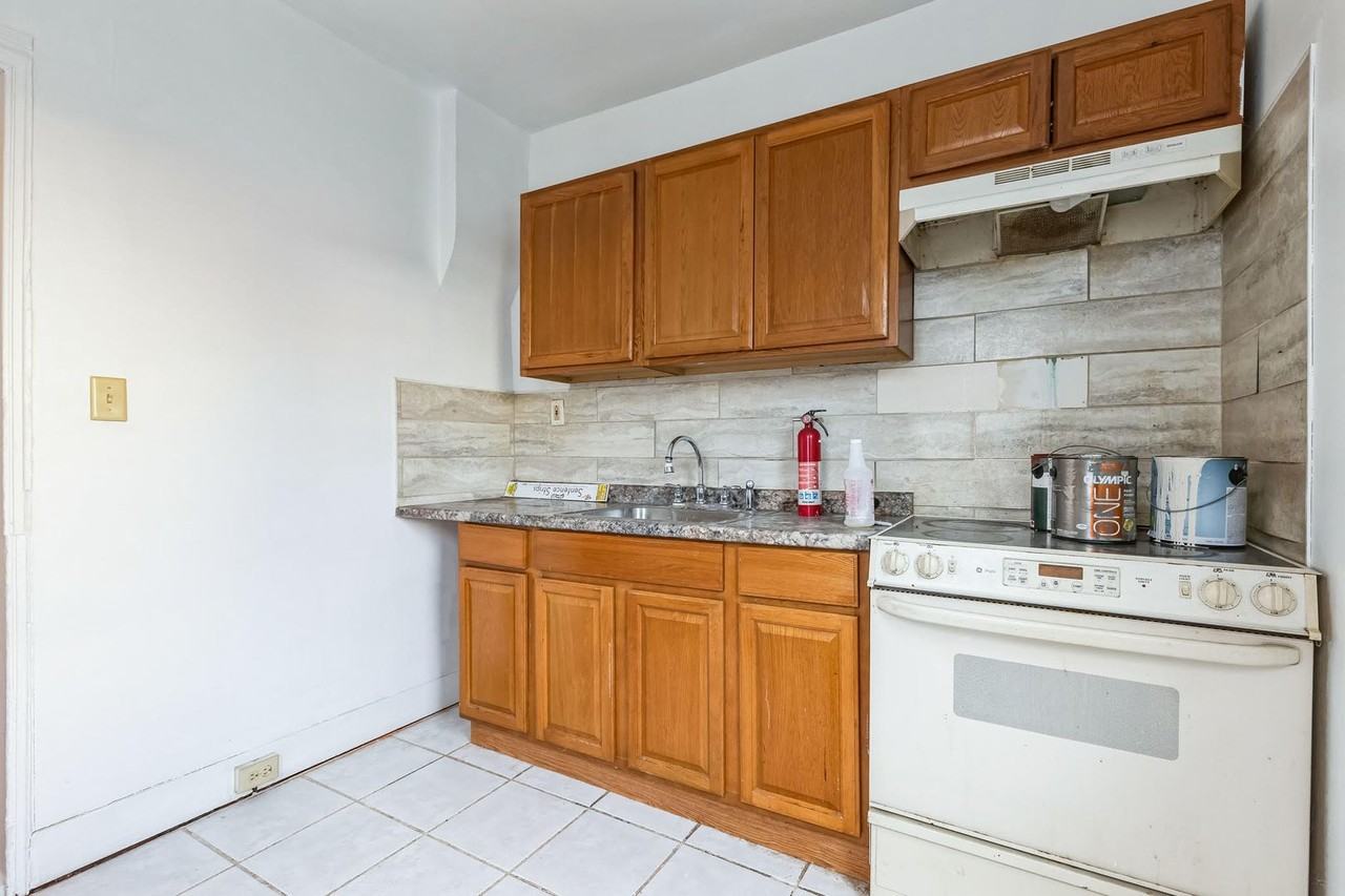 443 N 10th St - Photo 7 of 11