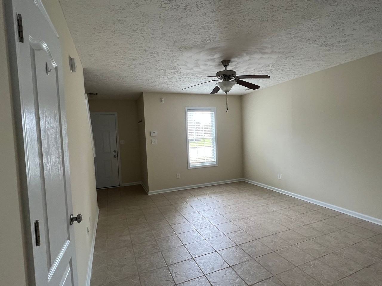 107 Glen Cannon Dr - Photo 2 of 17